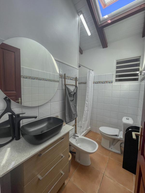 37.Location villa piscine sainte anne guadeloupe_Salle de douche
